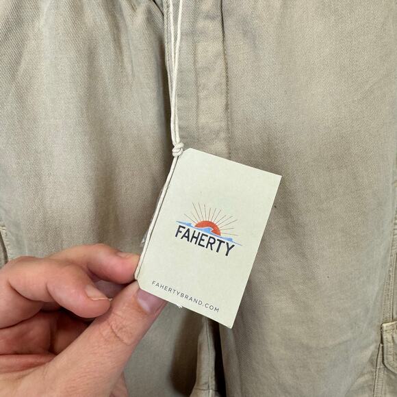 Faherty Women's Khaki Arlie Day Lightweight Cargo Pants Size Small - Picture 5 of 10